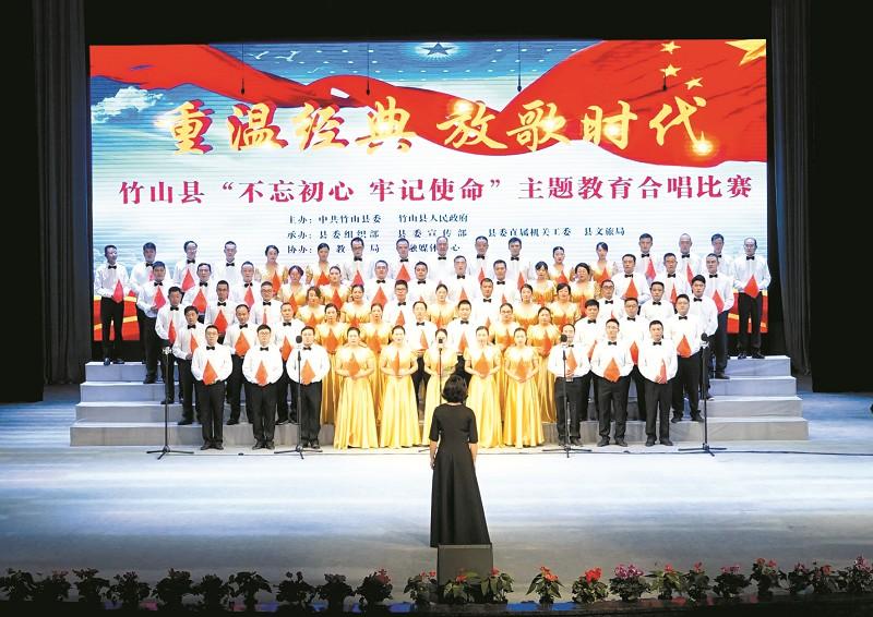 父亲还打16岁的儿子只因父亲心情不好父亲在家打已经17岁的孩子，并且也打孩子的母亲，怎么办？游戏画面